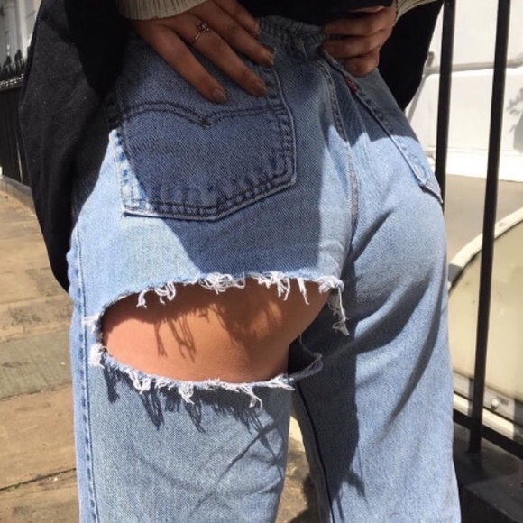 ❌SOLD❌Vintage Redone Levi’s 501 Butt Rip Jeans - Picture 2 of 7